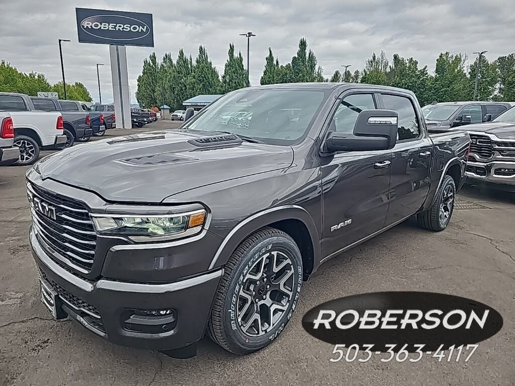 2025 RAM 1500 Laramie Crew Cab 4WD