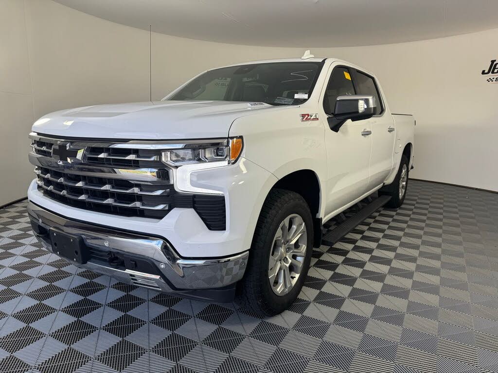 2024 Chevrolet Silverado 1500 LTZ Crew Cab 4WD