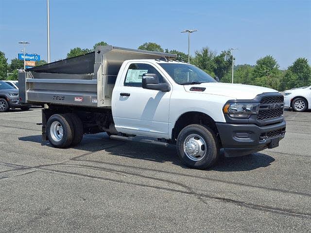 2024 RAM 3500 Chassis Tradesman Regular Cab DRW 4WD