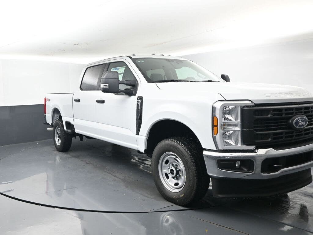2025 Ford F-250 Super Duty XL Crew Cab 4WD