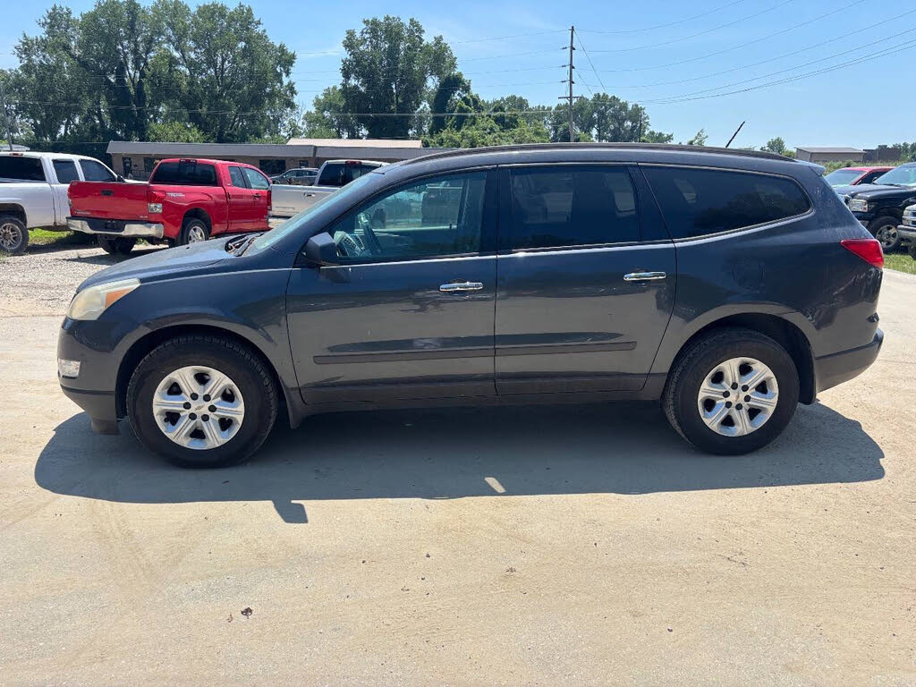 2011 Chevrolet Traverse LS FWD