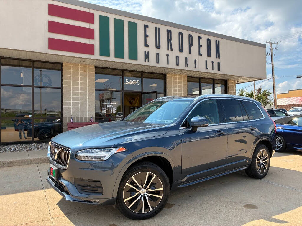 2020 Volvo XC90 T6 Momentum 7-Passenger AWD