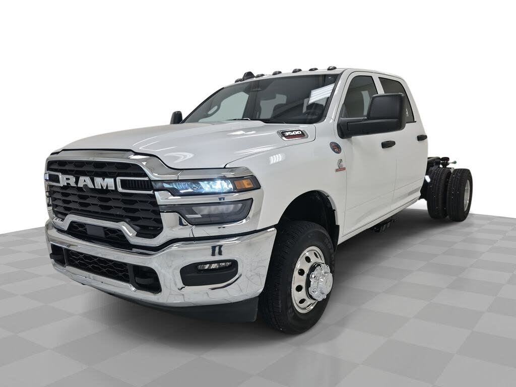 2025 RAM 3500 Chassis Tradesman Crew Cab LB DRW 4WD
