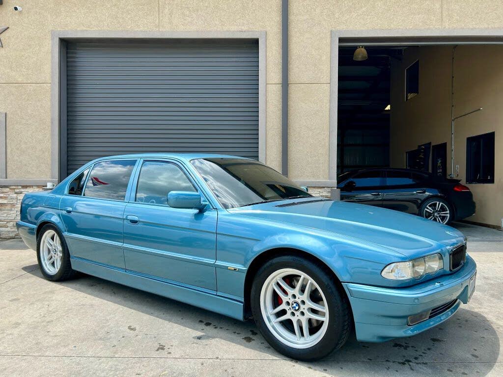 2001 BMW 7 Series 750iL RWD
