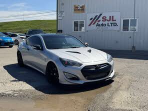 Hyundai Genesis Coupe 2.0T Premium RWD