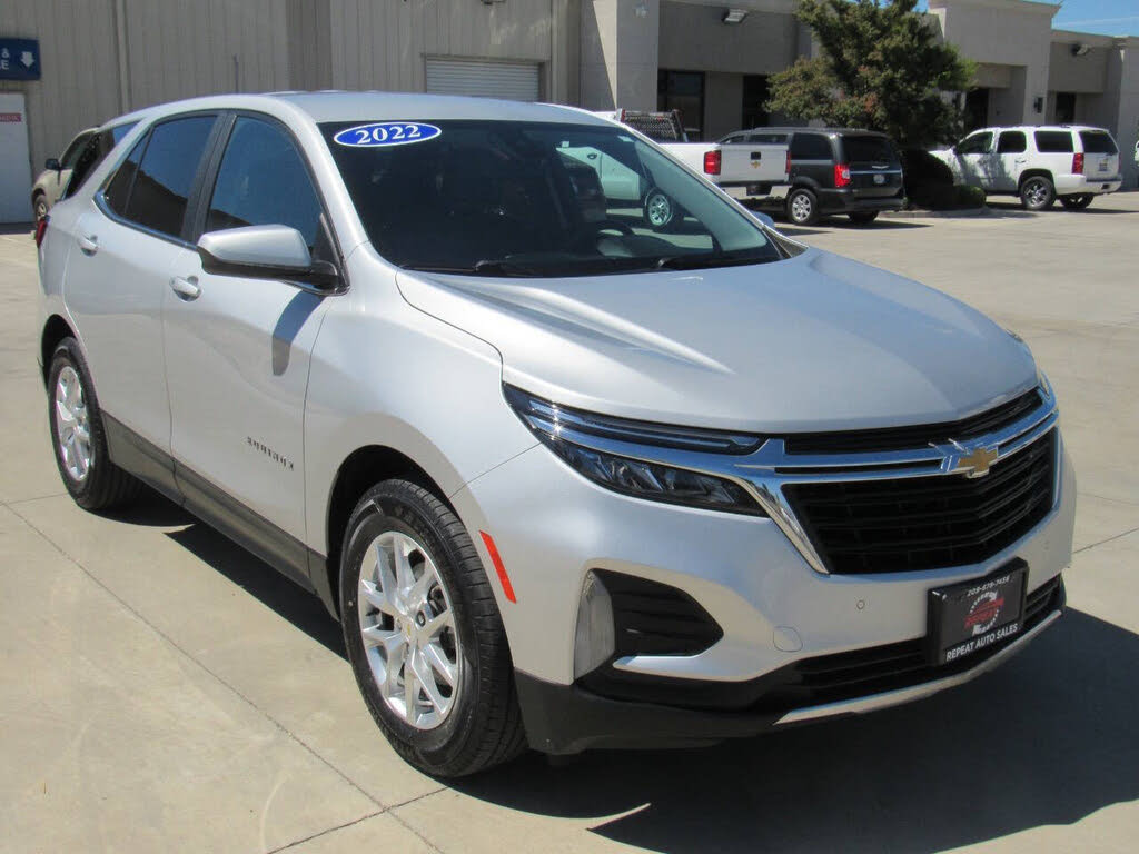2022 Chevrolet Equinox LT FWD with 2FL