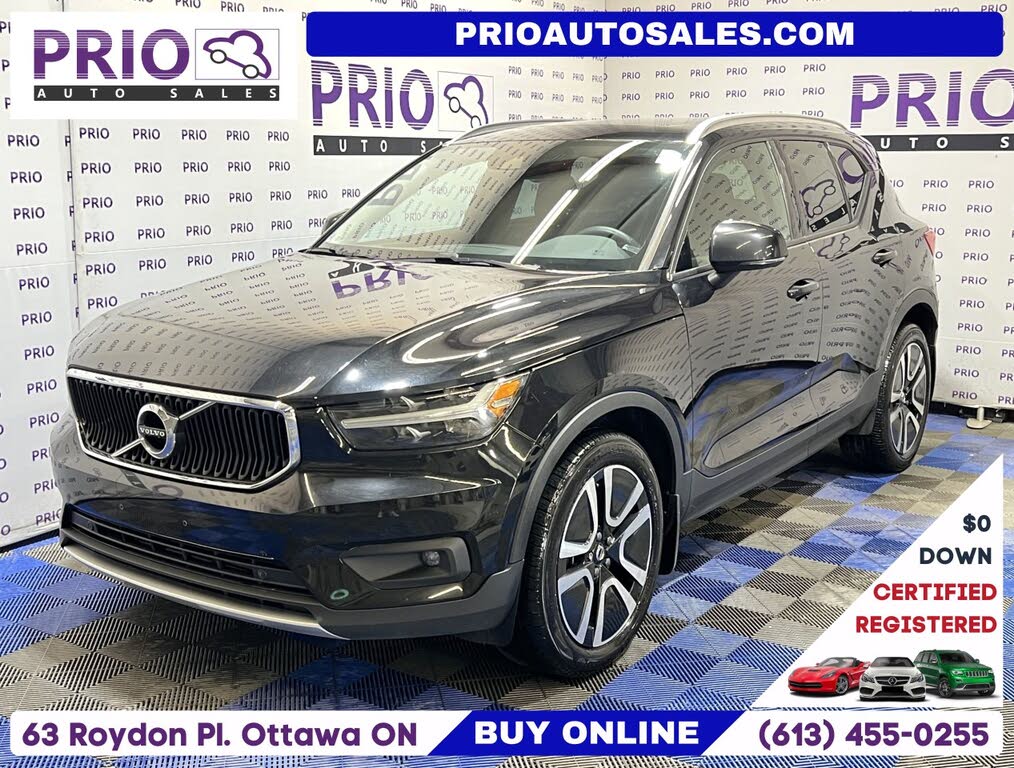 2022 Volvo XC40 T5 Momentum AWD