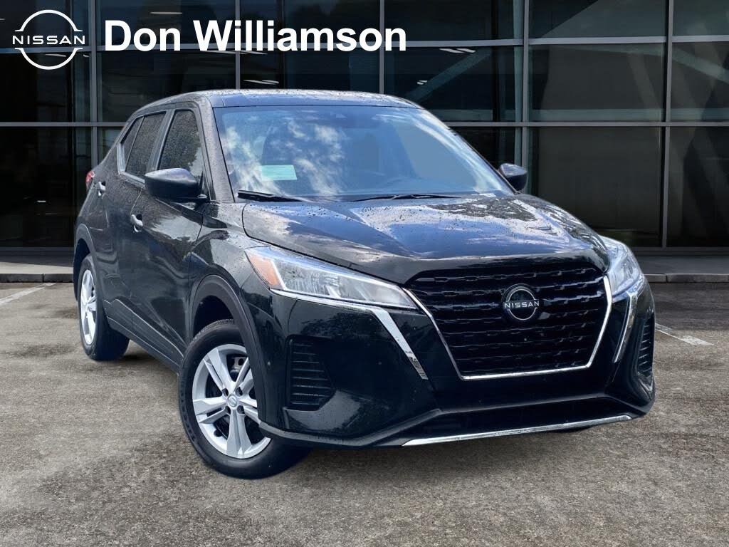 2025 Nissan Kicks Play S FWD