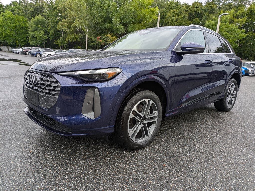2025 Audi Q5 quattro Premium 40 TFSI