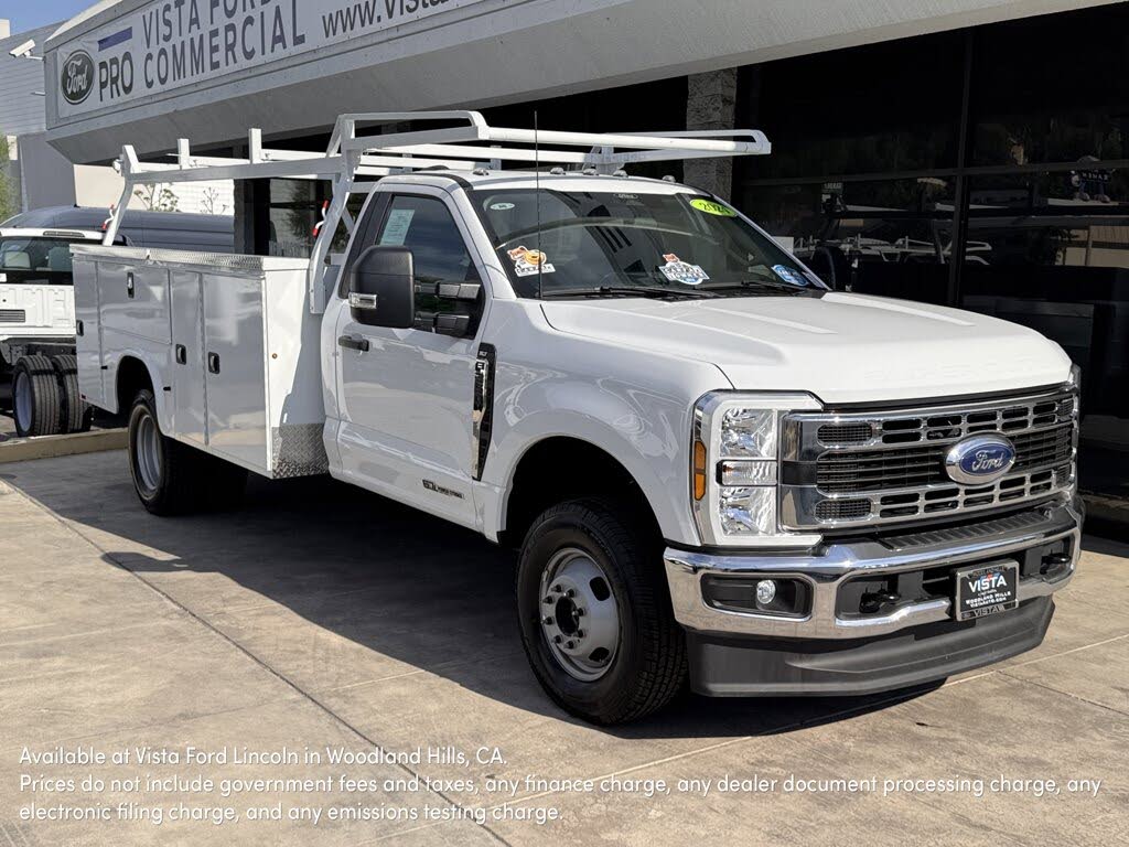 2024 Ford F-350 Super Duty Chassis XLT DRW 4WD
