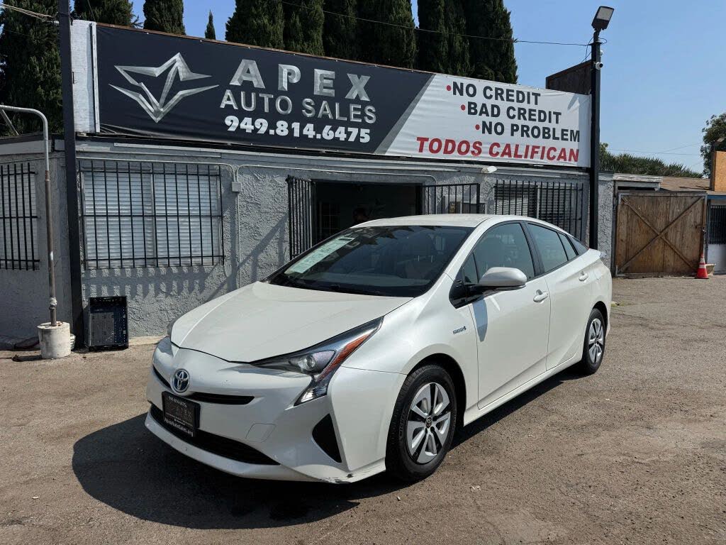2016 Toyota Prius Three Touring FWD