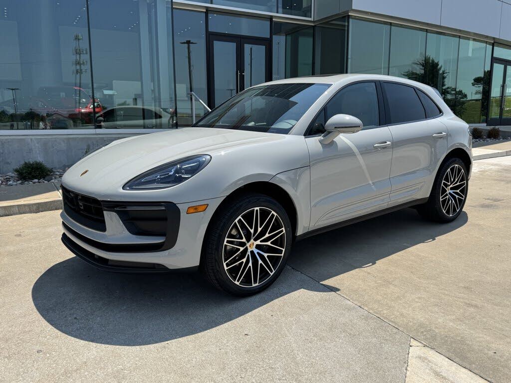 2025 Porsche Macan AWD