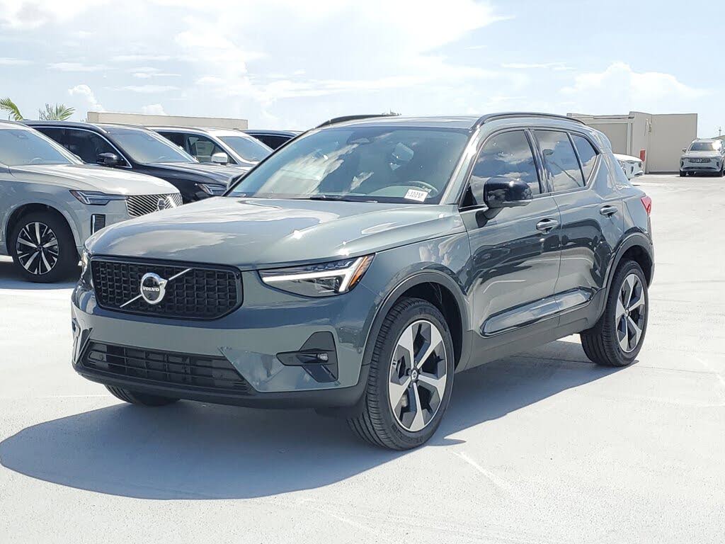 2026 Volvo XC40 B4 Plus FWD