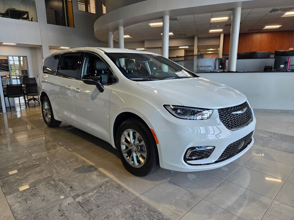 2025 Chrysler Pacifica Select AWD