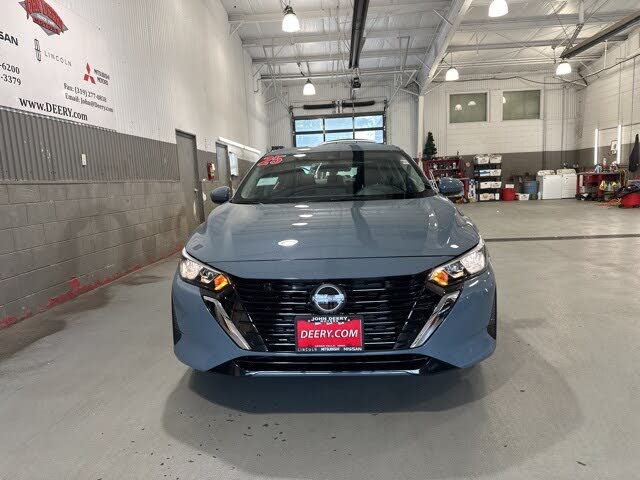 2025 Nissan Sentra SV FWD