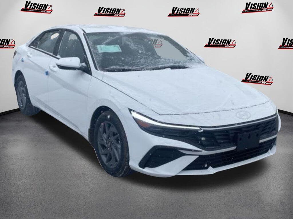 2024 Hyundai Elantra SEL FWD