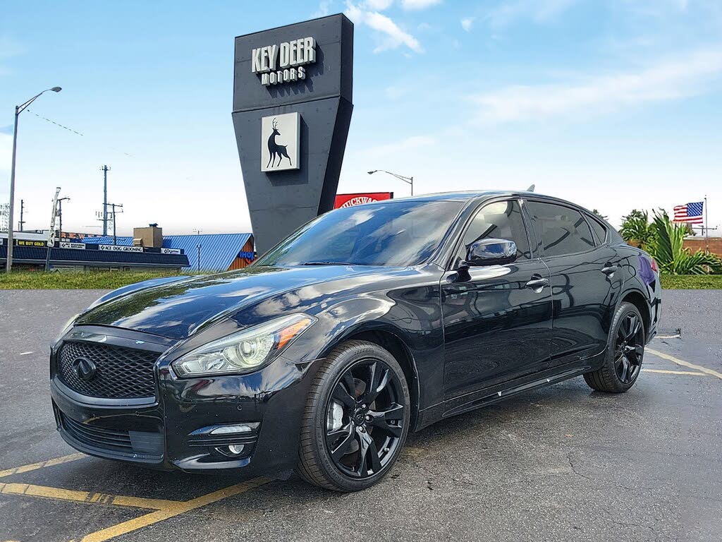 2015 INFINITI Q70L 5.6 AWD