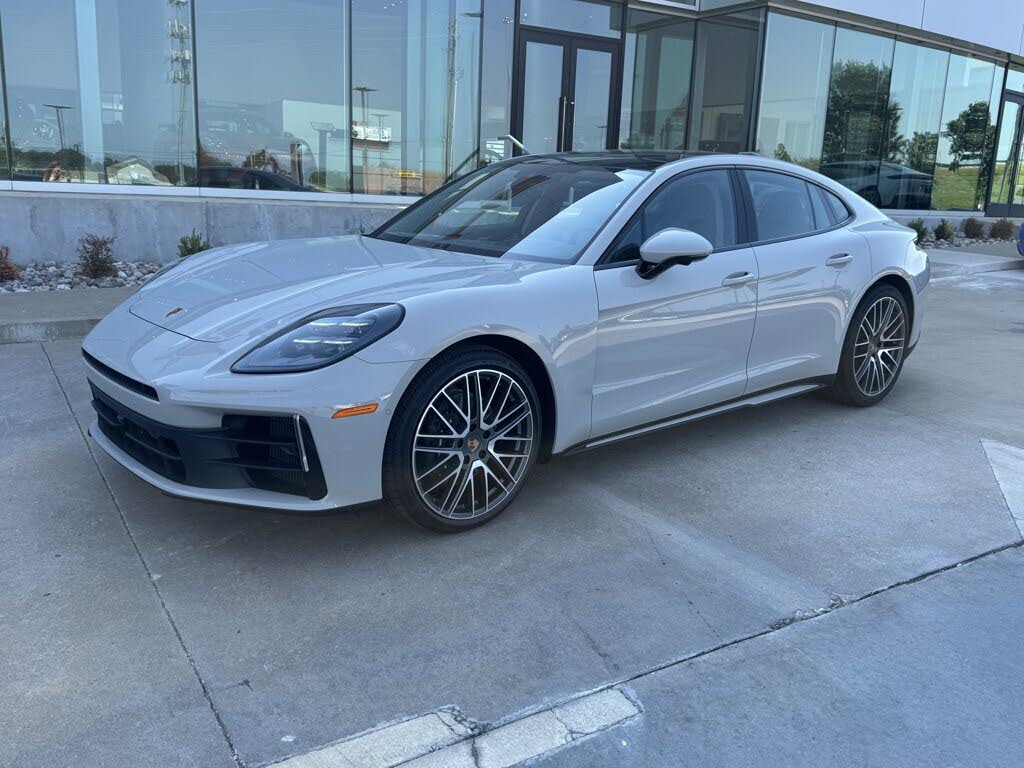 2025 Porsche Panamera 4 AWD