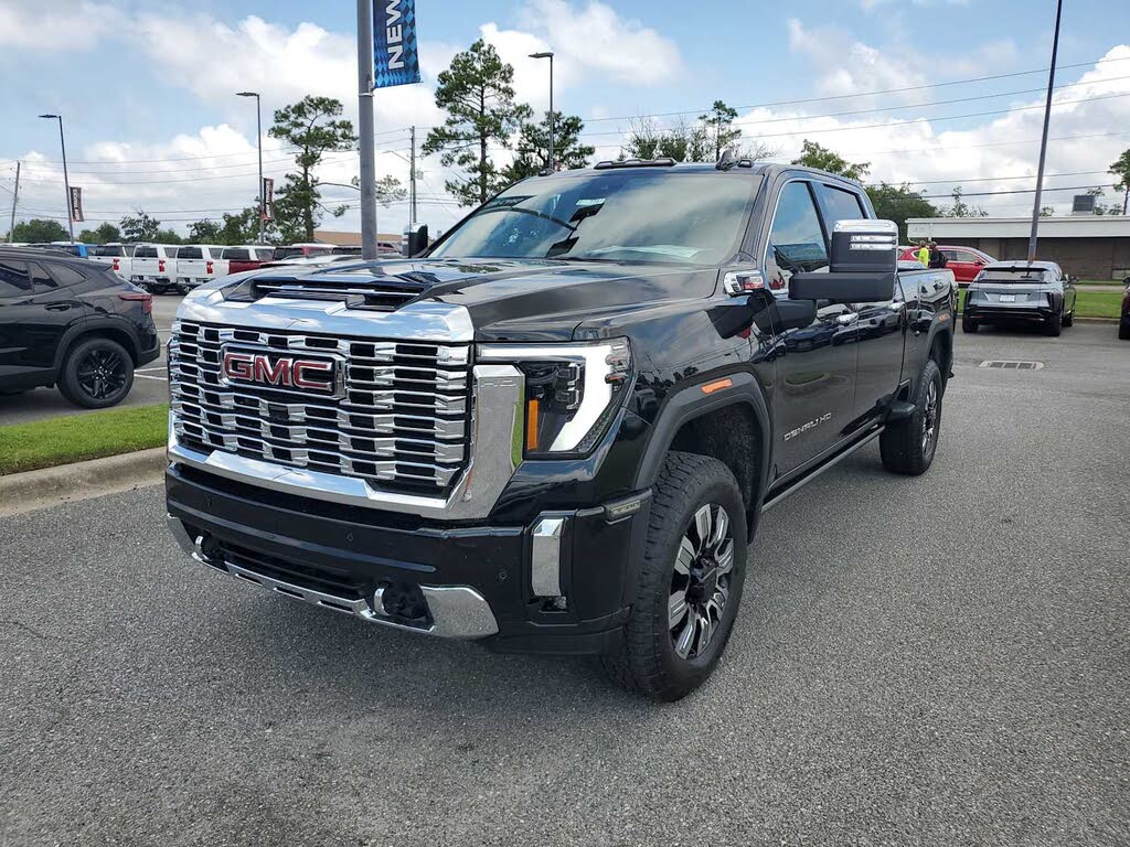 2025 GMC Sierra 3500HD Denali Crew Cab 4WD