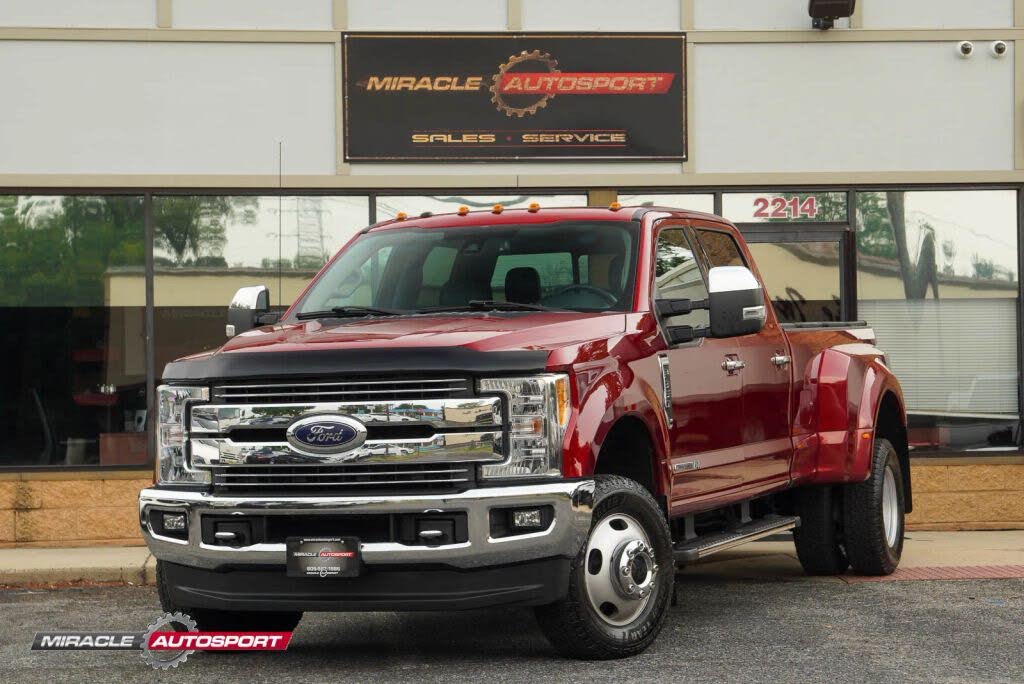 2017 Ford F-350 Super Duty Lariat Crew Cab LB DRW 4WD