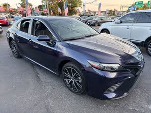 Toyota Camry SE FWD