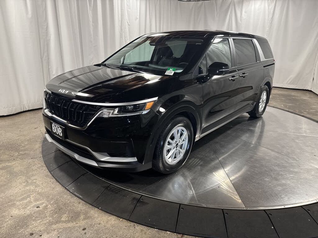 2024 Kia Carnival LX FWD