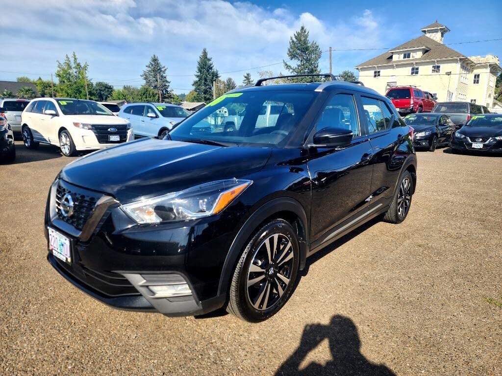 2020 Nissan Kicks SR FWD