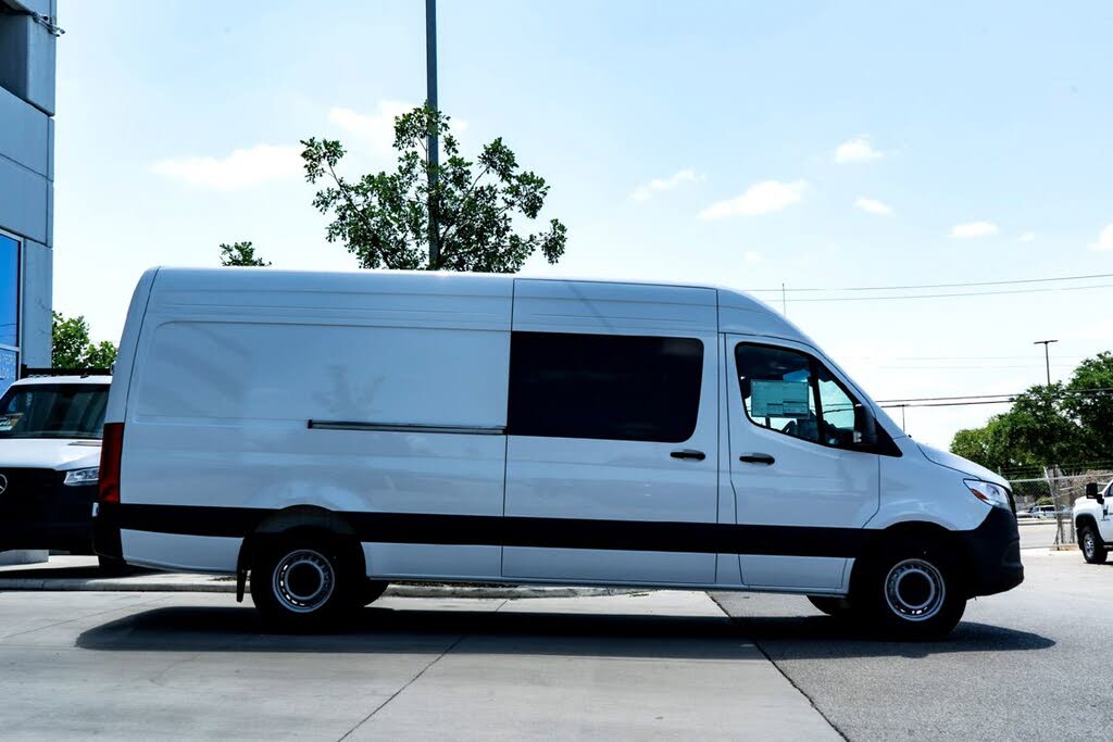2025 Mercedes-Benz Sprinter 2500 144 Crew Van RWD