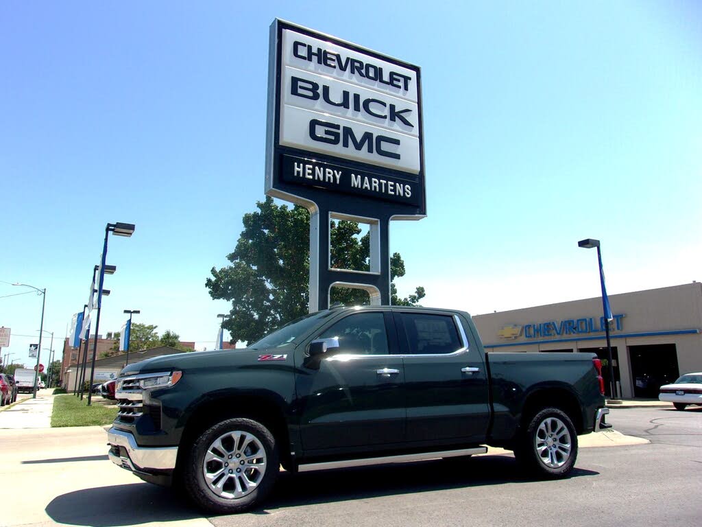 2025 Chevrolet Silverado 1500 LTZ Crew Cab 4WD