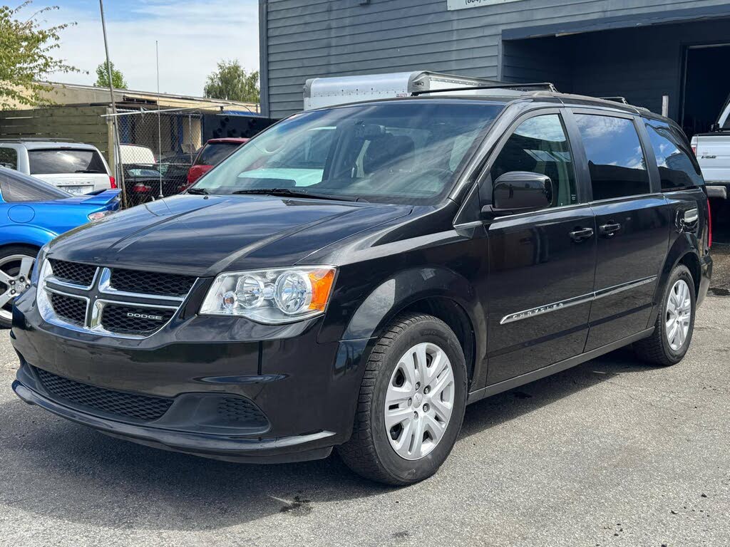 2015 Chrysler Town & Country Touring FWD