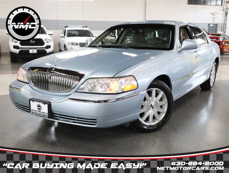 2011 Lincoln Town Car Signature Limited