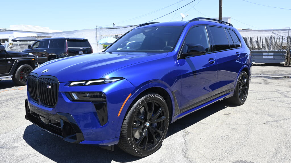 2023 BMW X7 M60i AWD