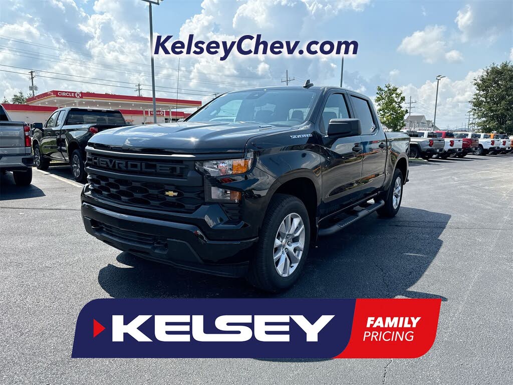 2026 Chevrolet Silverado 1500 Custom Crew Cab 4WD
