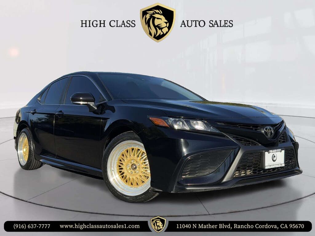 2022 Toyota Camry SE AWD