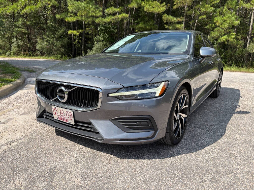 2020 Volvo S60 T5 Momentum FWD