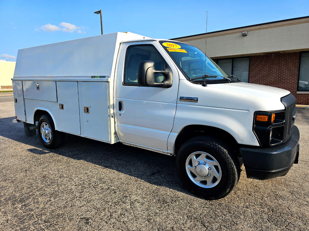 2017 Ford E-Series Chassis E-350 Super Duty 138 DRW Cutaway RWD