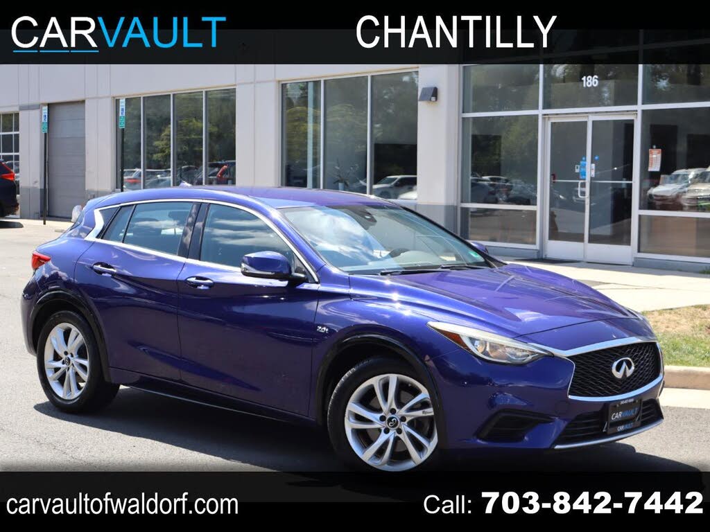 2017 INFINITI QX30 Premium FWD