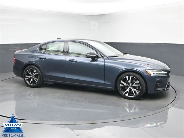 2024 Volvo S60 B5 Core Dark Theme AWD