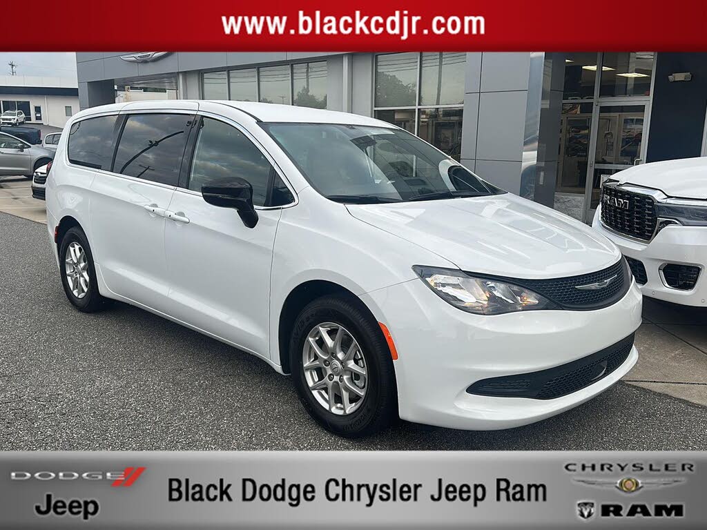 2026 Chrysler Voyager LX FWD