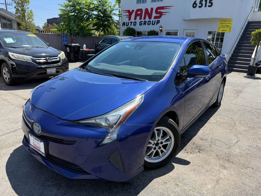 2017 Toyota Prius Three FWD