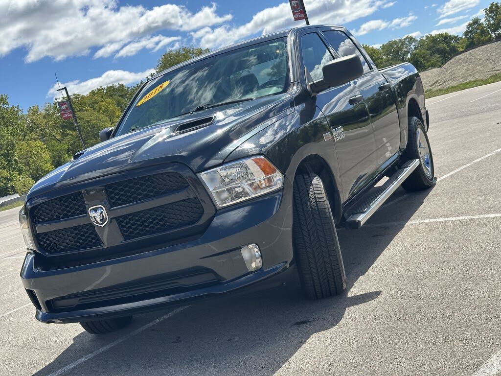 2018 RAM 1500 Express Crew Cab 4WD