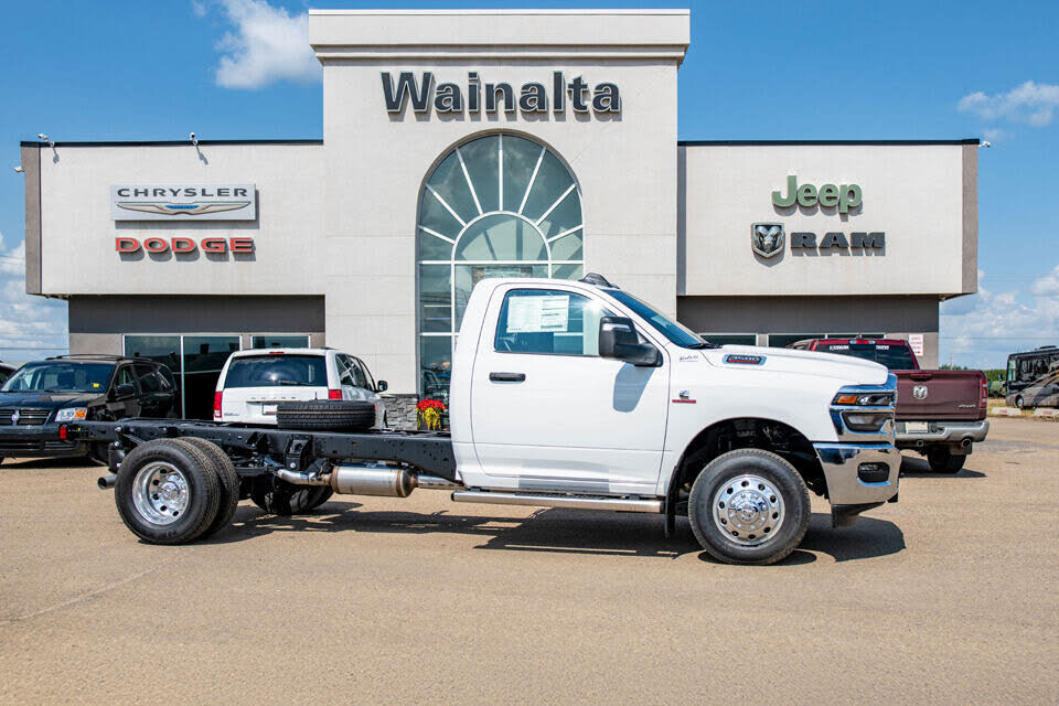 2025 RAM 3500 Chassis Tradesman Regular Cab LB DRW 4WD