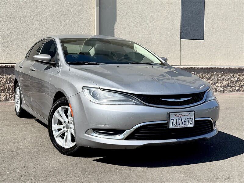 2015 Chrysler 200 Limited Sedan FWD
