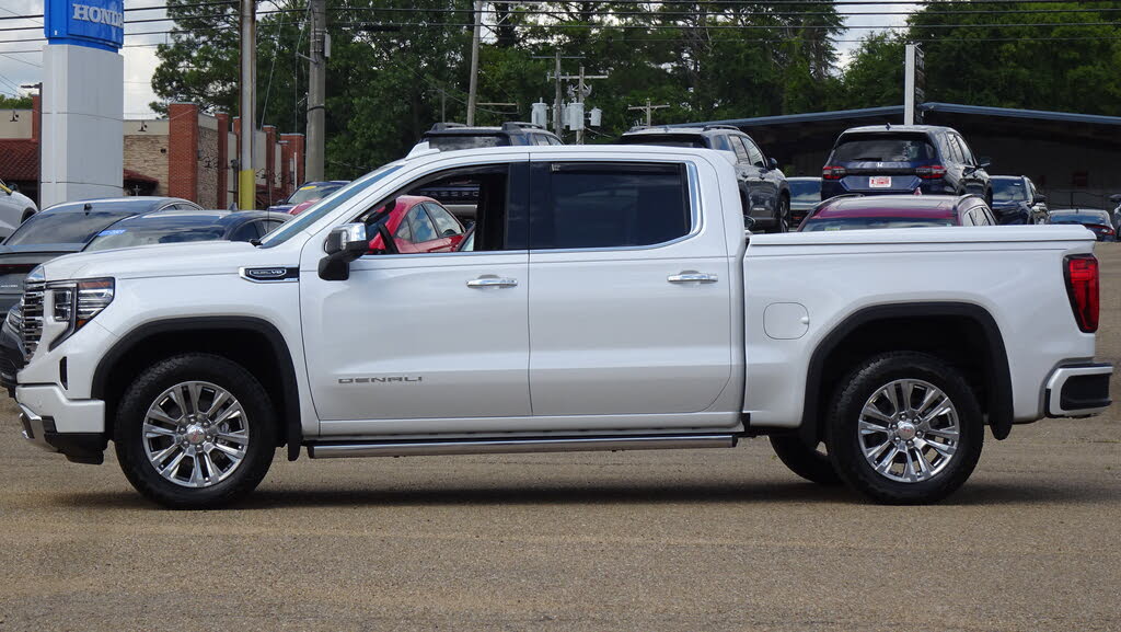 2023 GMC Sierra 1500 Denali Crew Cab 4WD