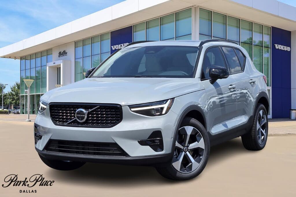 2026 Volvo XC40 B5 Plus AWD