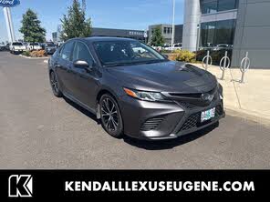Toyota Camry Hybrid SE FWD