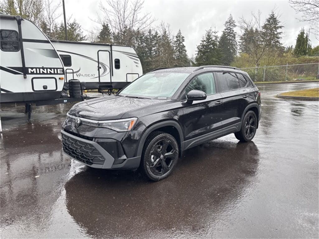 2025 Volkswagen Taos SE Black 4Motion