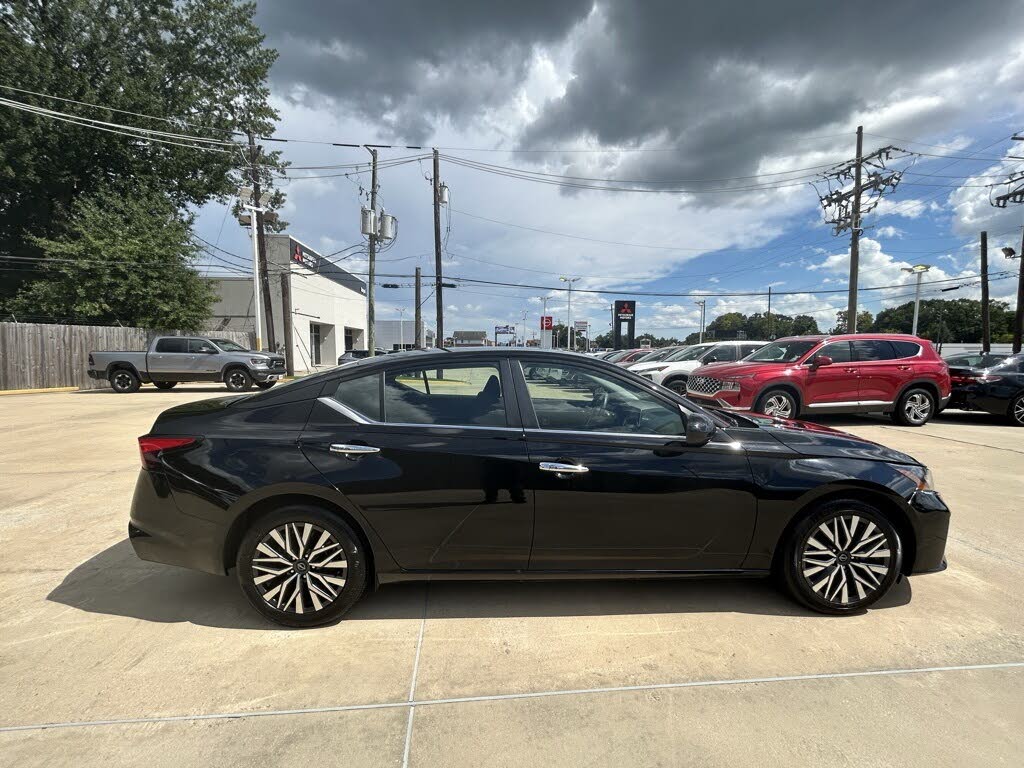 2023 Nissan Altima 2.5 SV FWD