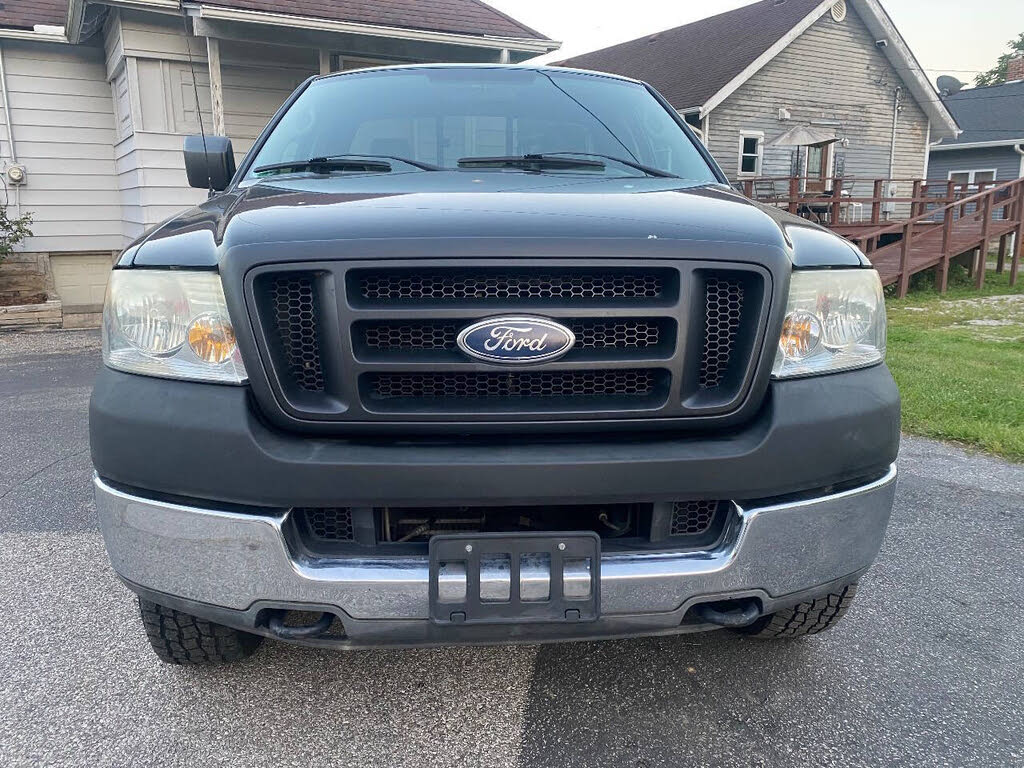 2005 Ford F-150 XL LB 4WD