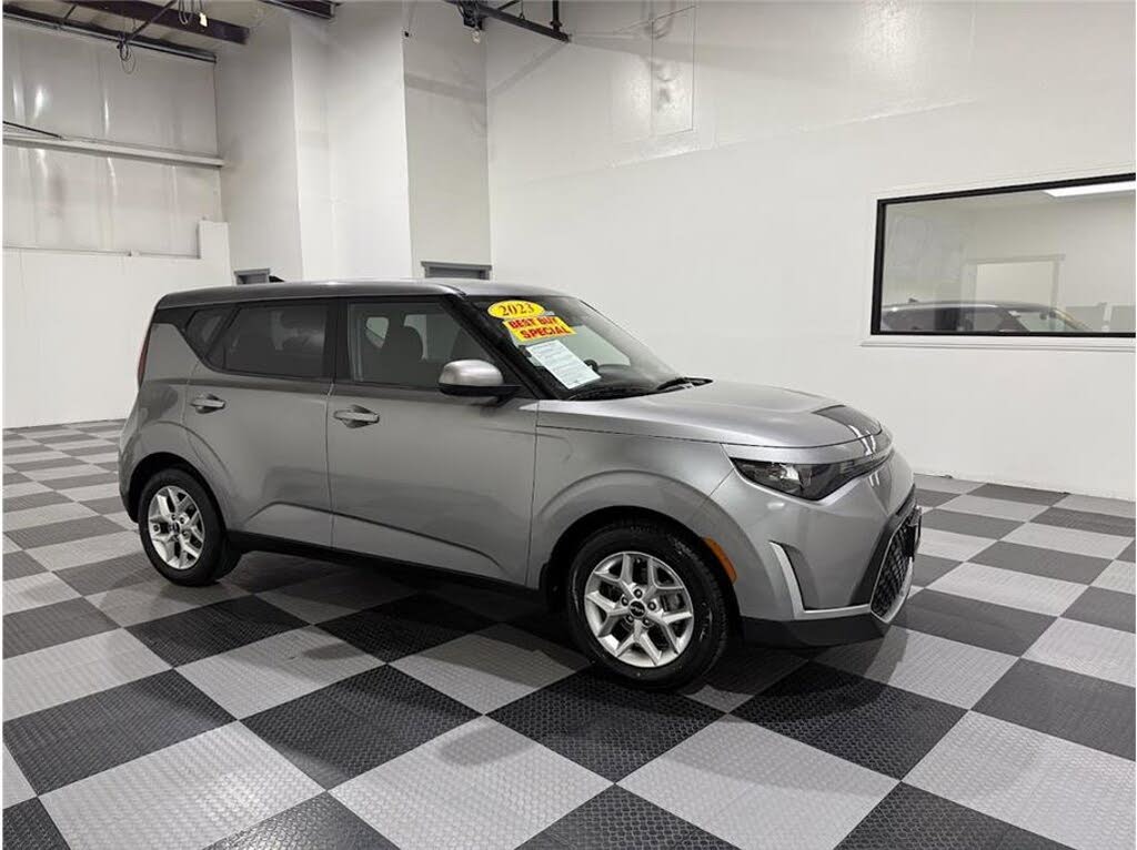 2023 Kia Soul LX FWD